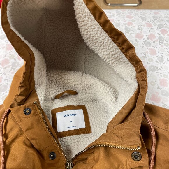 Old Navy Men's Medium Hooded Winter Coat - Well Used but a FAVORITE! - Picture 3 of 16